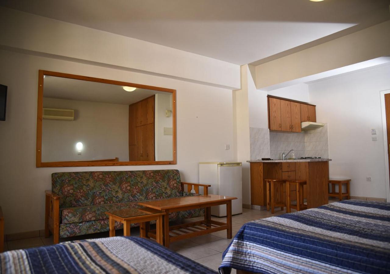Elysso Apartments Lárnaka Kültér fotó