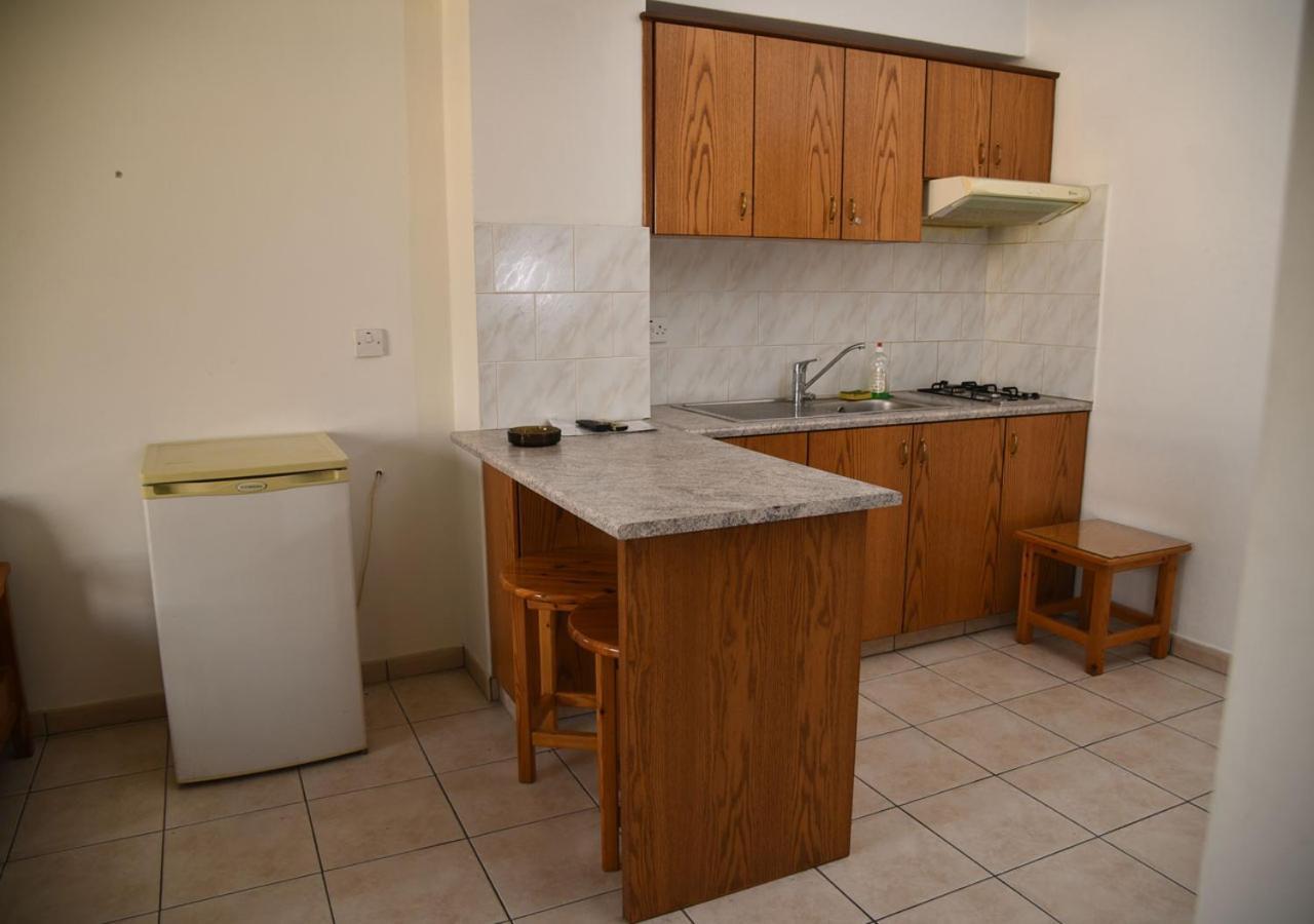 Elysso Apartments Lárnaka Kültér fotó